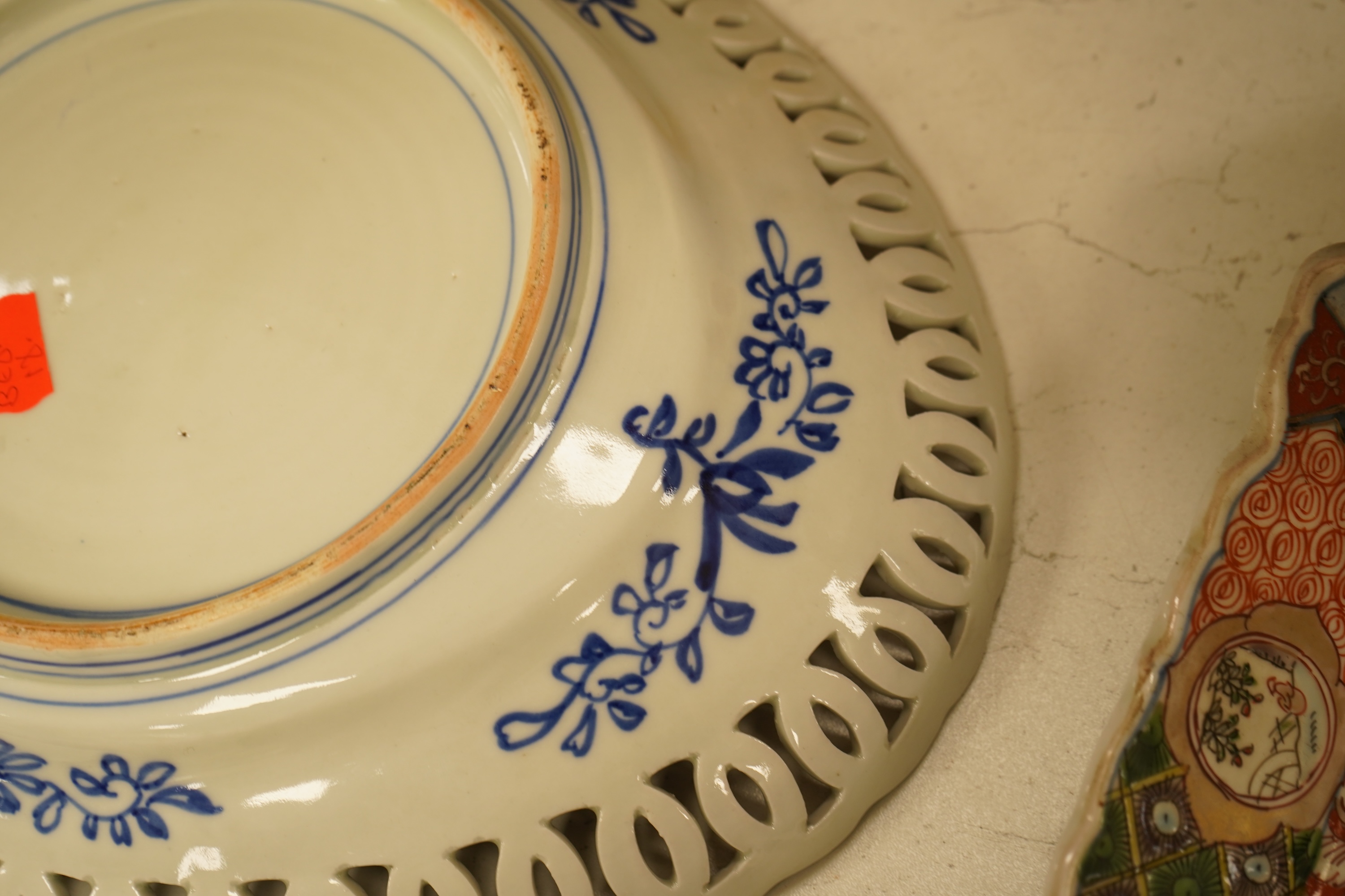 Two Japanese Imari dishes, Meiji period, largest 32.5cm